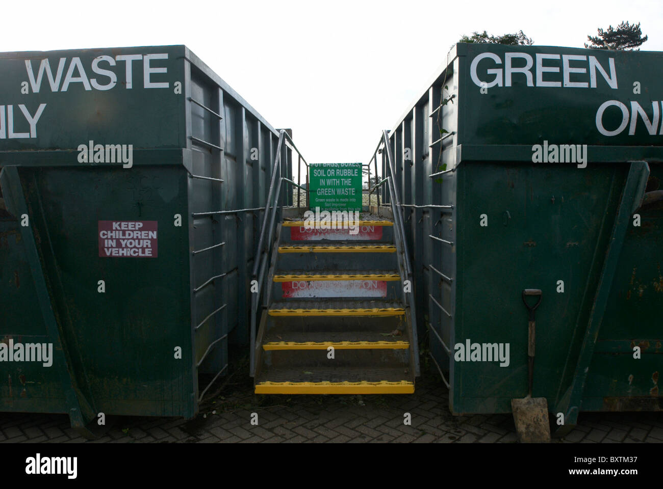 Skips recycling centre hires stock photography and images Alamy
