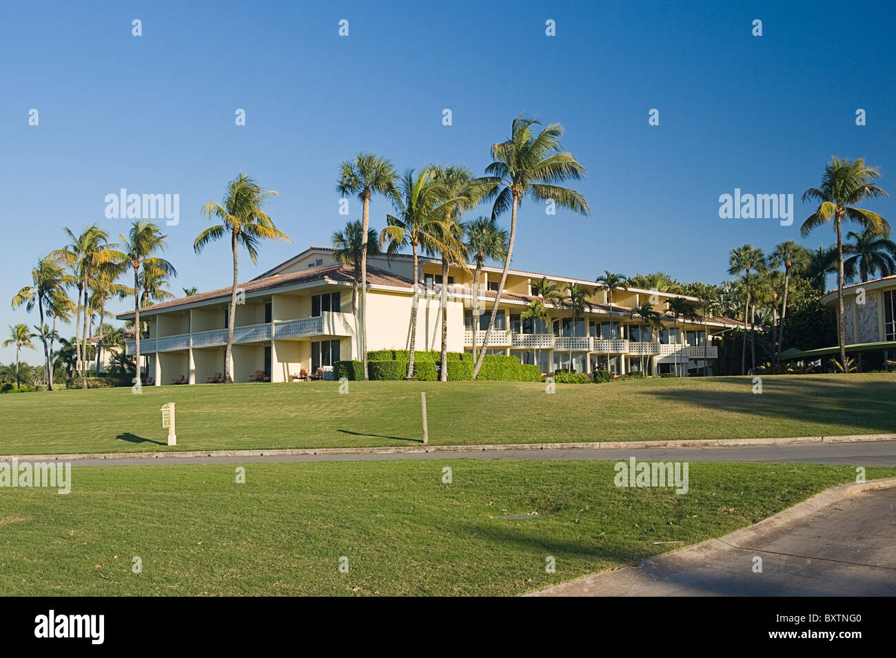 Marriott Doral Golf Resort & Spa , Miami , Florida , USA , hotel annex of rooms or villas with balconies & palm trees Stock Photo
