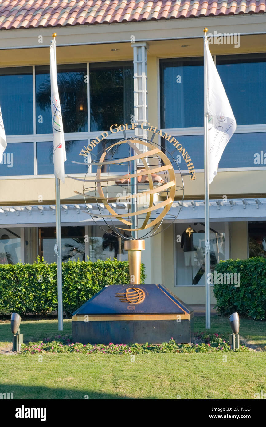 Marriott Doral Golf Resort & Spa , Miami , Florida , USA , World Golf Championships emblem display by Blue Monster 1st hole Stock Photo