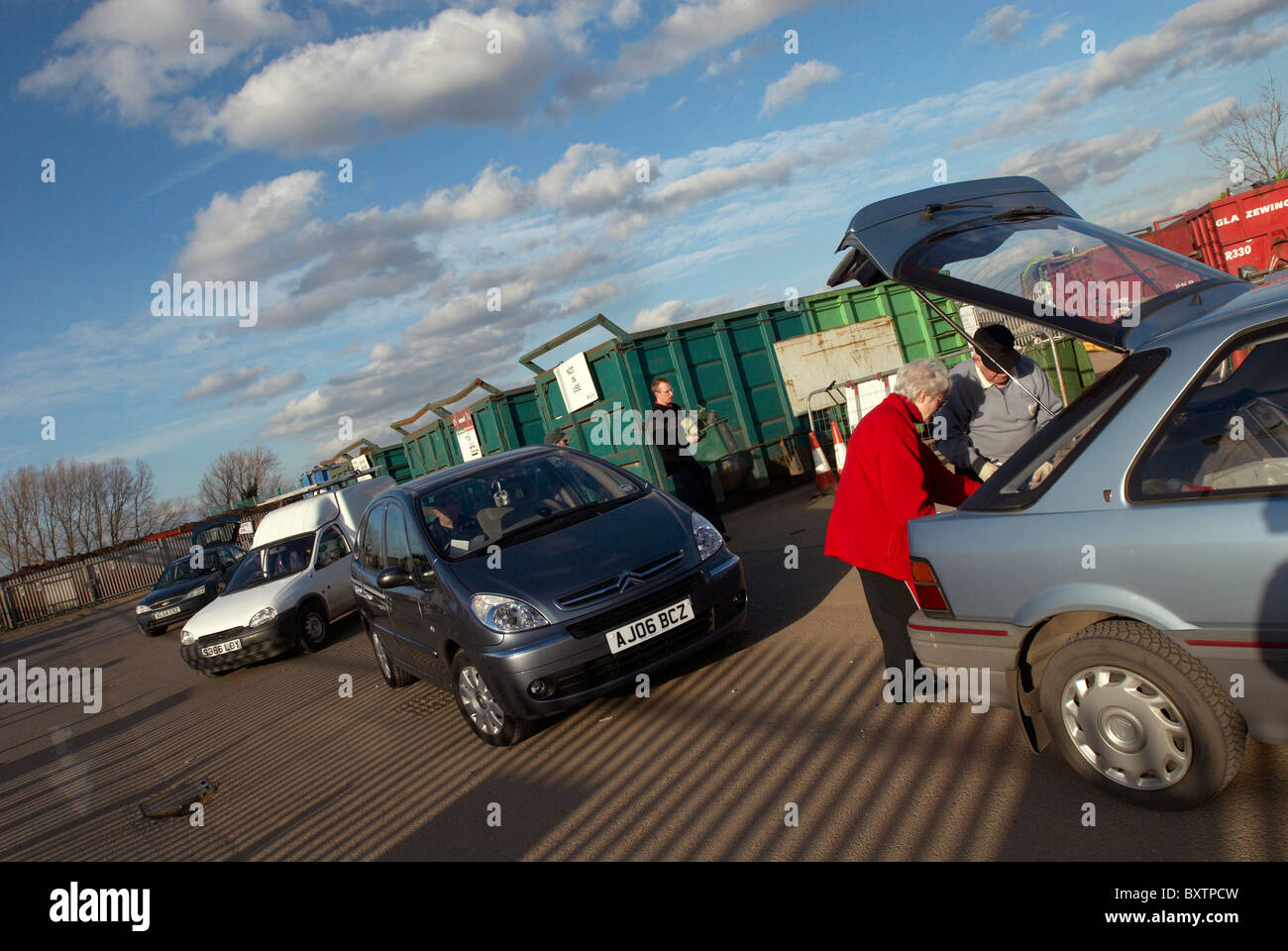 Car recycling centre hi-res stock photography and images - Alamy