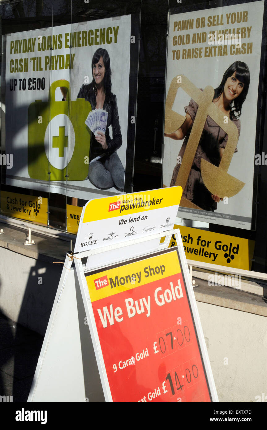 Uk Pawnbroker Buying Gold And Jewellery During Recession And Stock Photo Alamy
