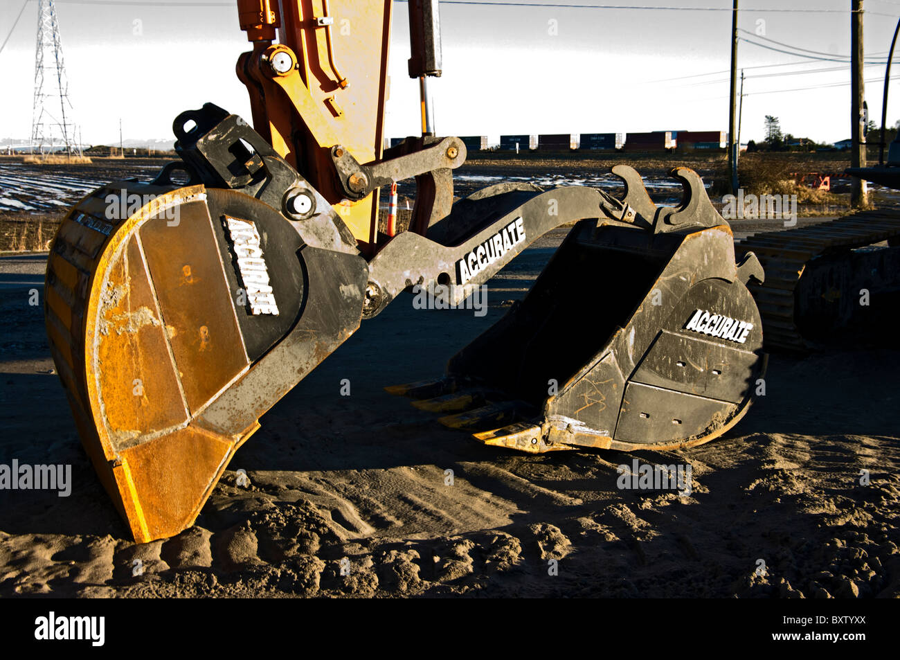 Excavator bucket hires stock photography and images Alamy