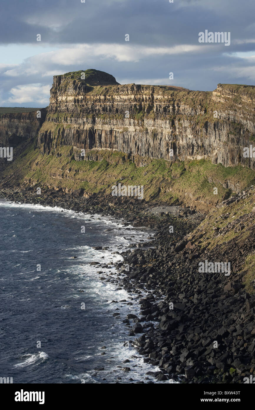 Kilt Rock Sea Cliffs, Ellishadder, near Staffin, Trotternish Peninsula ...