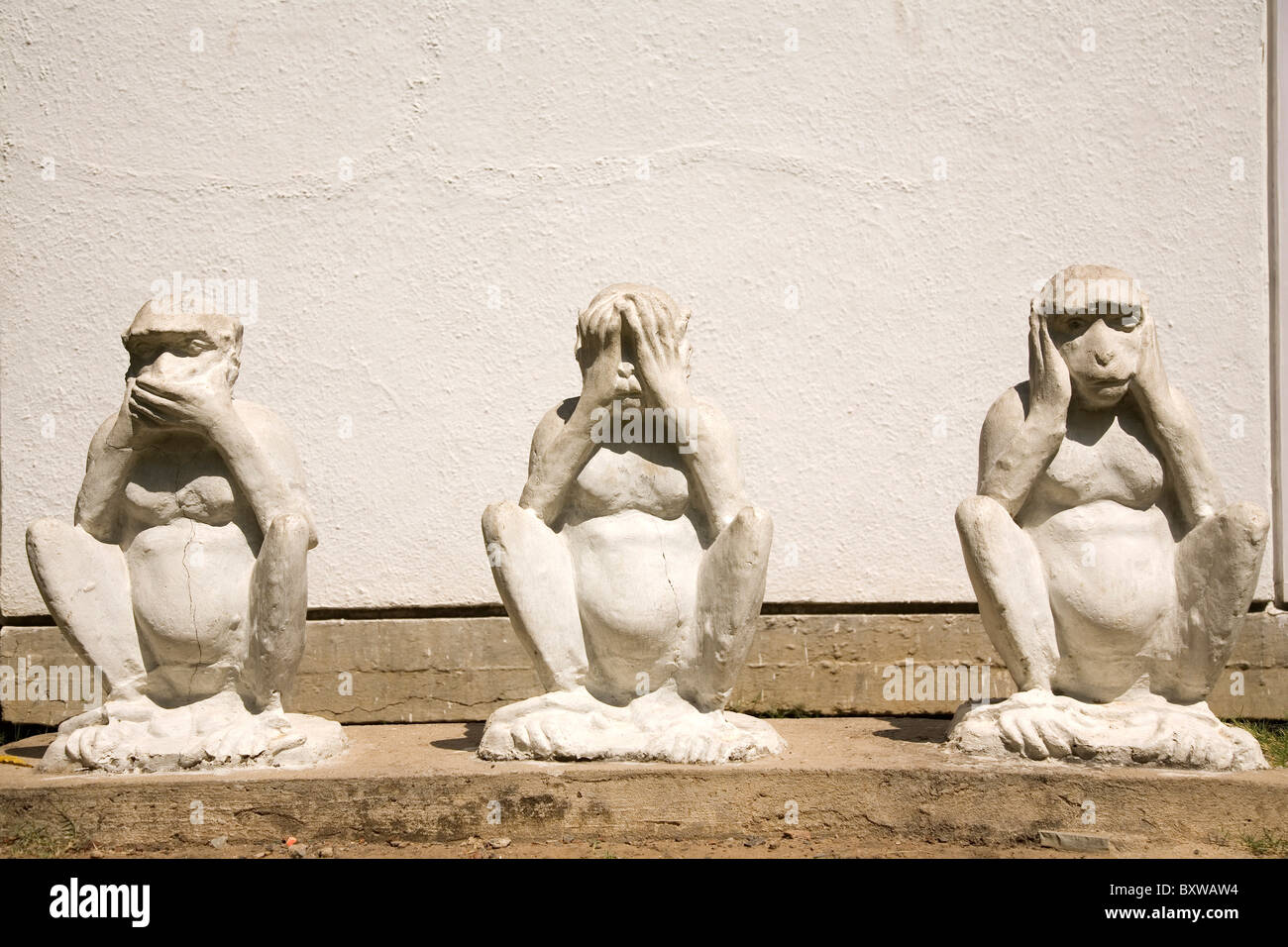 Monkey statues in the Sabarmati Ashram (also known as the Gandhi or Satyagraha or Harijan Ashram) in Ahmedabad, Gujarat, India. Stock Photo