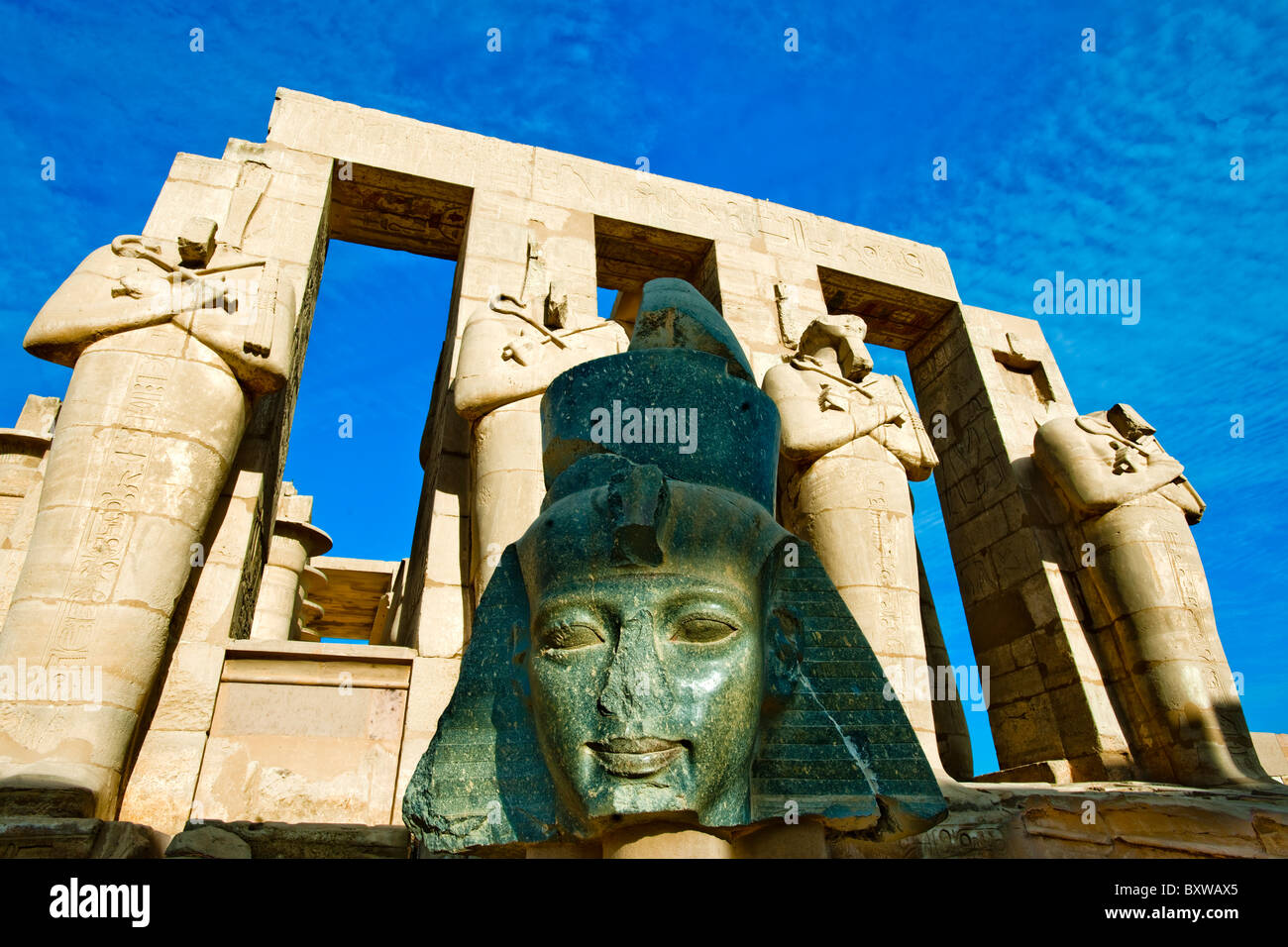 Aegypten, Luxor, Theben-West, Ramesseum - der Totentempel Ramses II Stock  Photo - Alamy