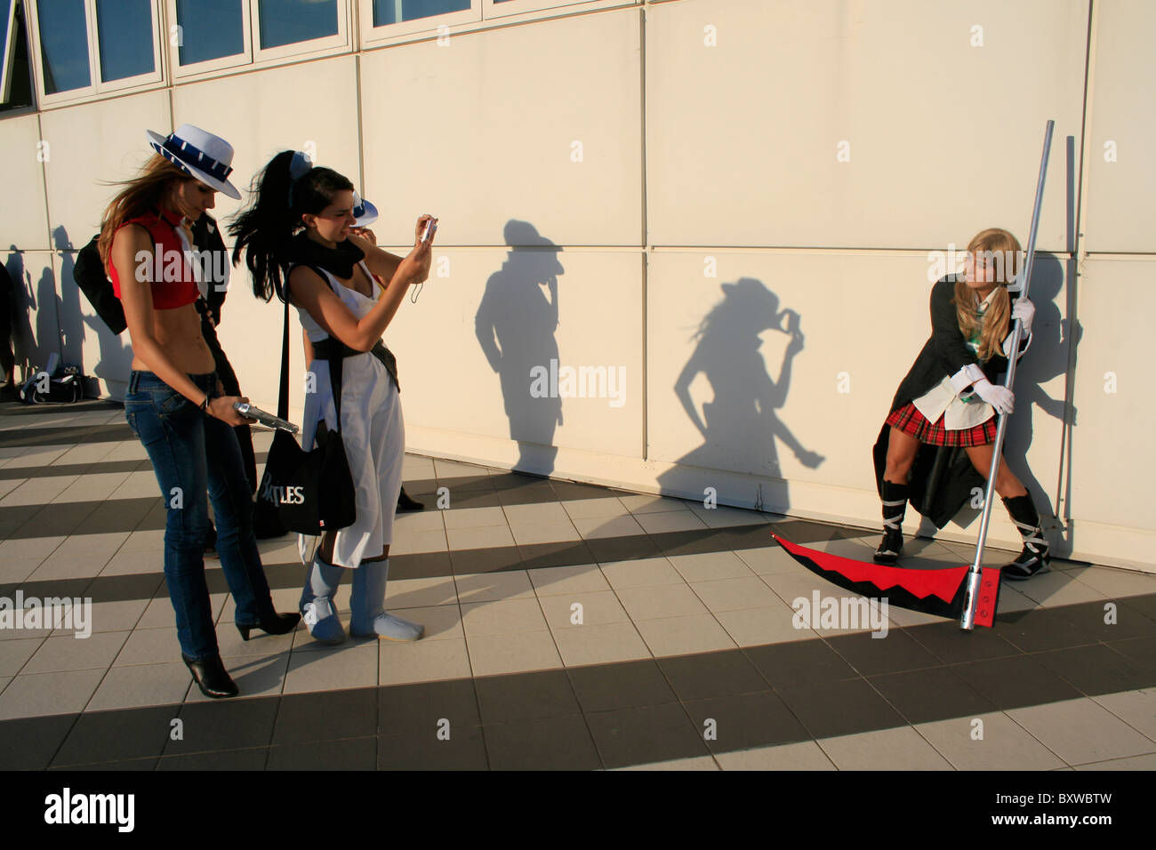 Cos Rom people dressed as cosplay characters at romics trade show in rome 2010 ...