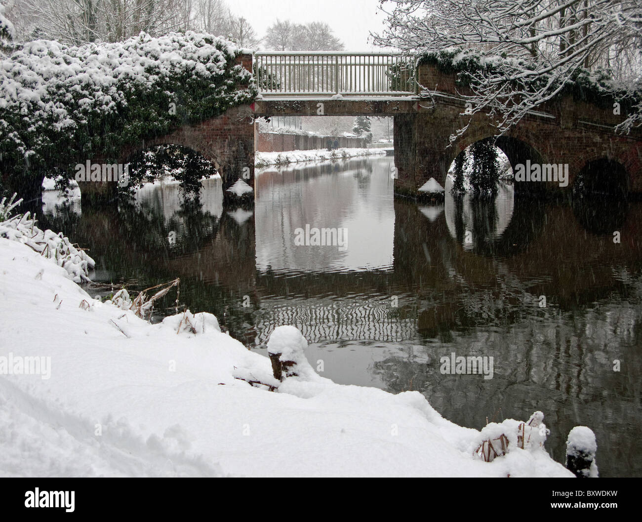 The River Wey in the snow in Godalming Surrey Stock Photo