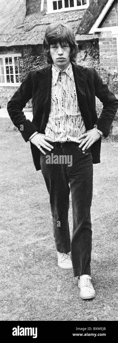 Mick Jagger exclusive image from 1967 by David Cole in the gardens at Redlands. From the archives of Press Portrait Service (formerly Press Portrait Bureau) Stock Photo