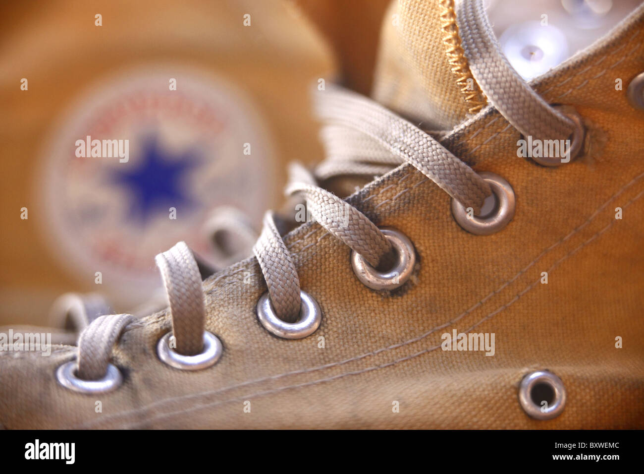 Brown clearance converse laces