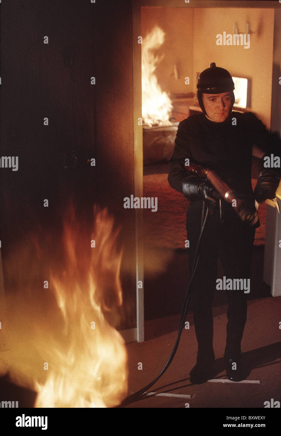 FAHRENHEIT 451 (1966) OSKAR WERNER, FRANCOIS TRUFFAUT (DIR) F451 012 MOVIESTORE COLLECTION LTD