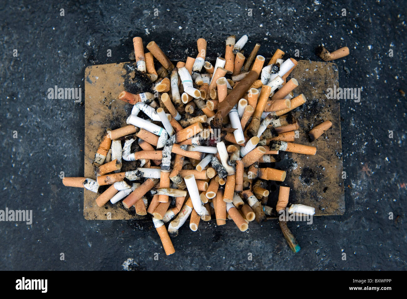 cigarette rolling machine zig zag Zig Zag TIN Automatic Cigarette Tobacco Rolling Machine Box Zig Zag Roller  Roll