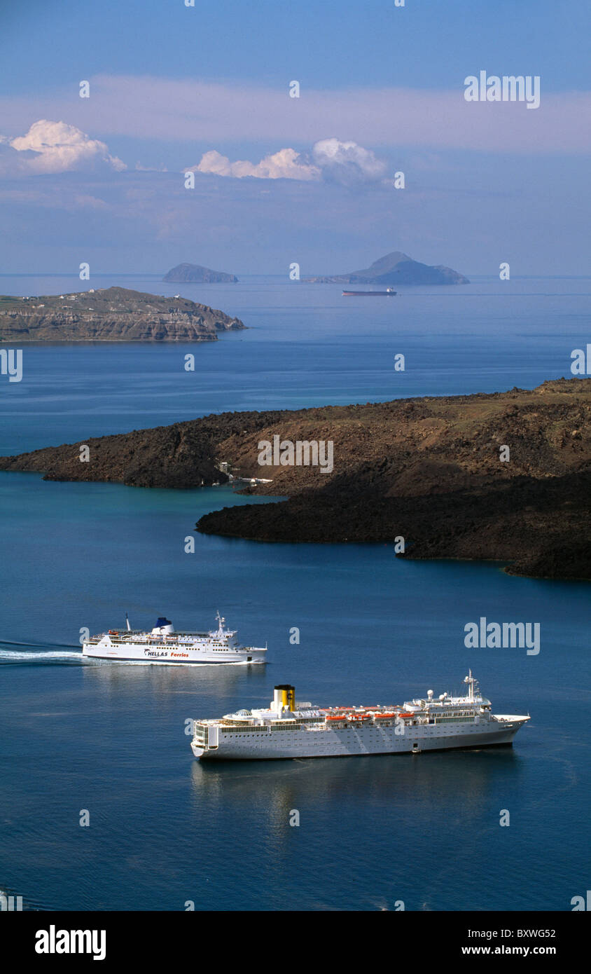 Cruise Ships near Volcanao Nea Kameni, Santorin (Santorini), Greece Stock Photo