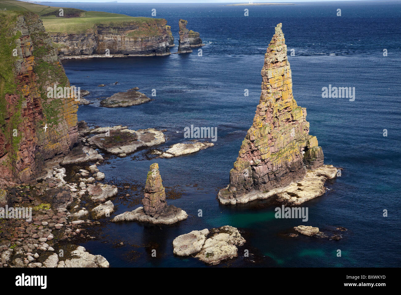 Stacks of Duncansby, Duncansby Head, John O'Groats, Caithness, Highlands, Scotland, United Kingdom Stock Photo