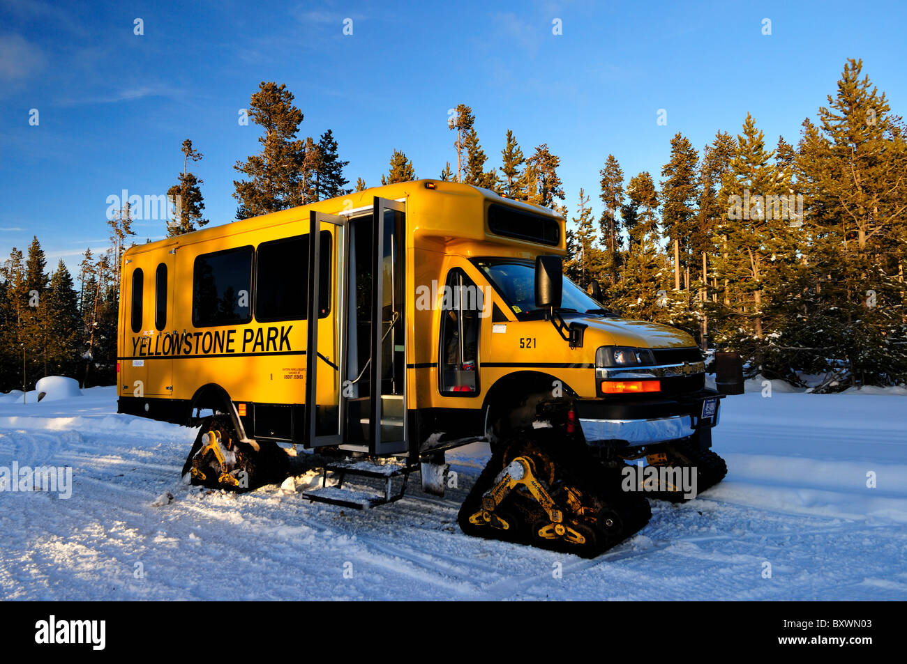 Yellow snowcoach hires stock photography and images Alamy