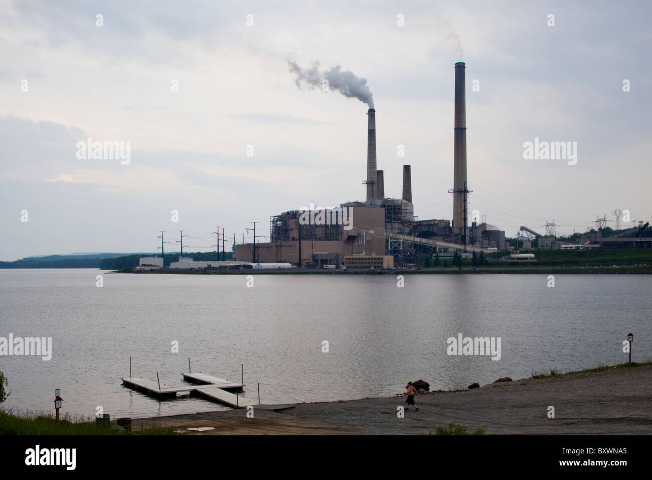 USA, West Virginia, Mount Storm, Steam and smoke rise from coal-fired Mount Storm Power Station at dusk on spring evening Stock Photo