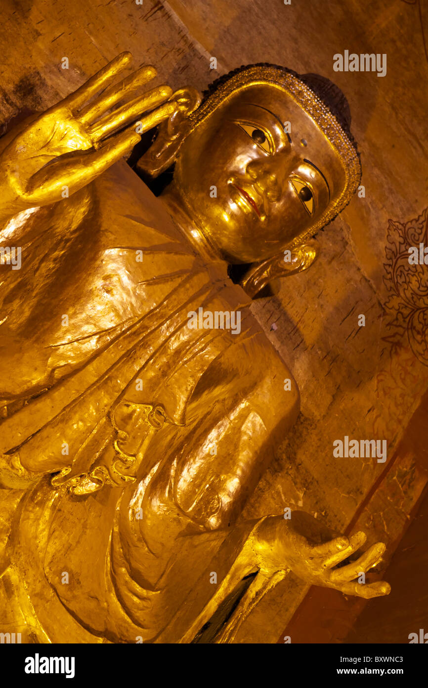 Buddha Statue in the Ananda Temple, Bagan Stock Photo - Alamy