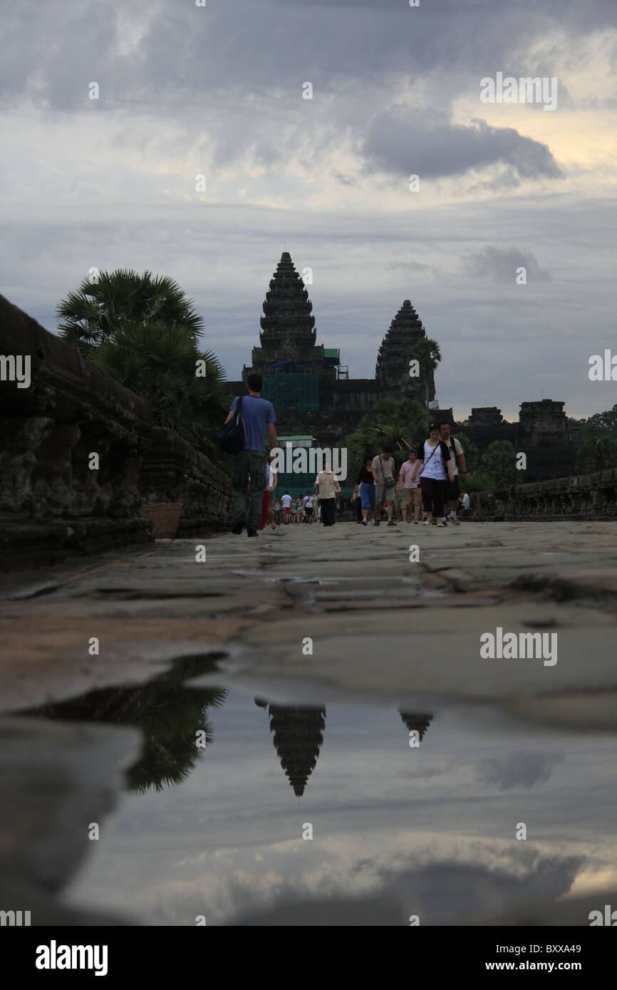 Angkor Wat, the world´s largest religious building at dawn, Cambodia