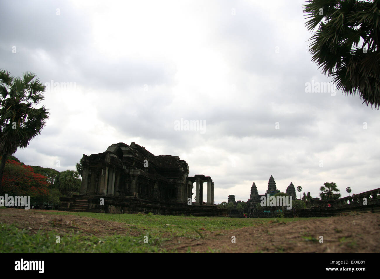 Angkor Wat, the world´s largest religious building at dawn, Cambodia