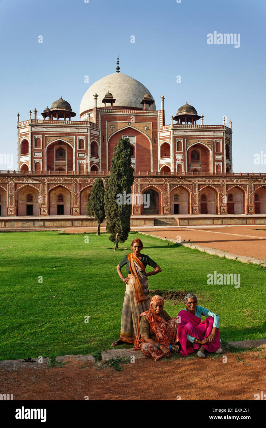 Inian women hi-res stock photography and images - Alamy