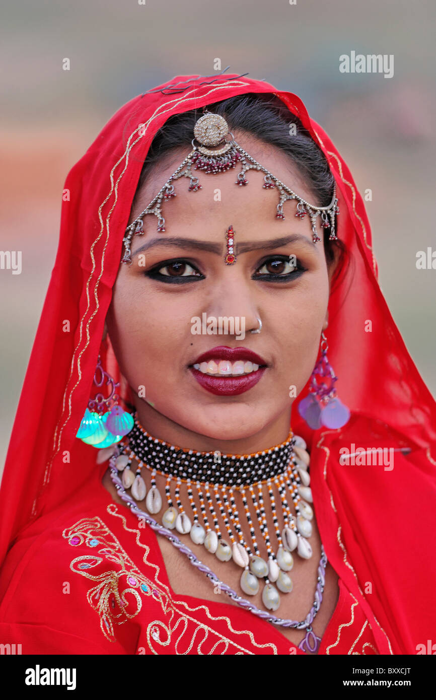 Close-up of young Indian woman in red sari, Jaipur, India Stock Photo ...