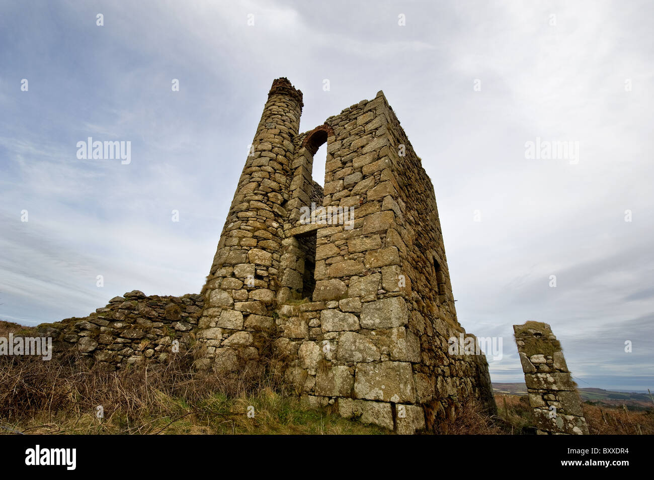 The remains of an engine house at the Ding Dong mine in Cornwall.  Photograph by Gordon Scammell Stock Photo