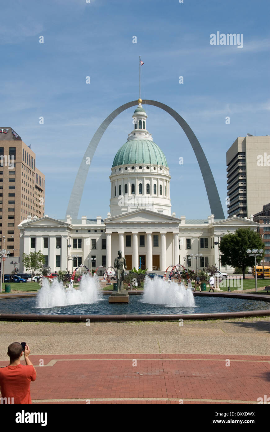 The gateway arch st louis hi-res stock photography and images - Alamy