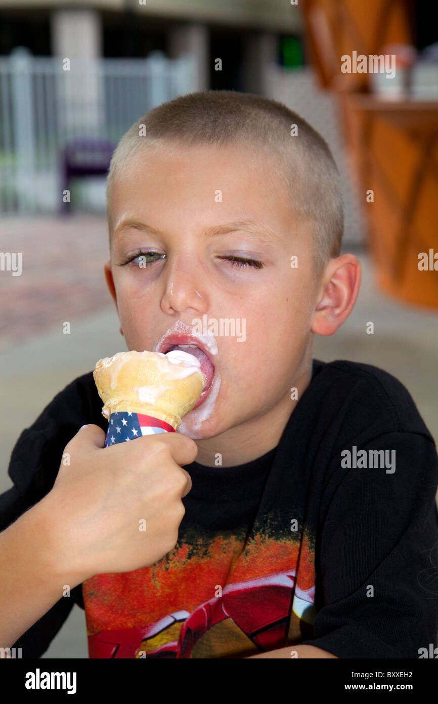 boy lick Boy lick ice cream hi-res stock photography and images - Alamy