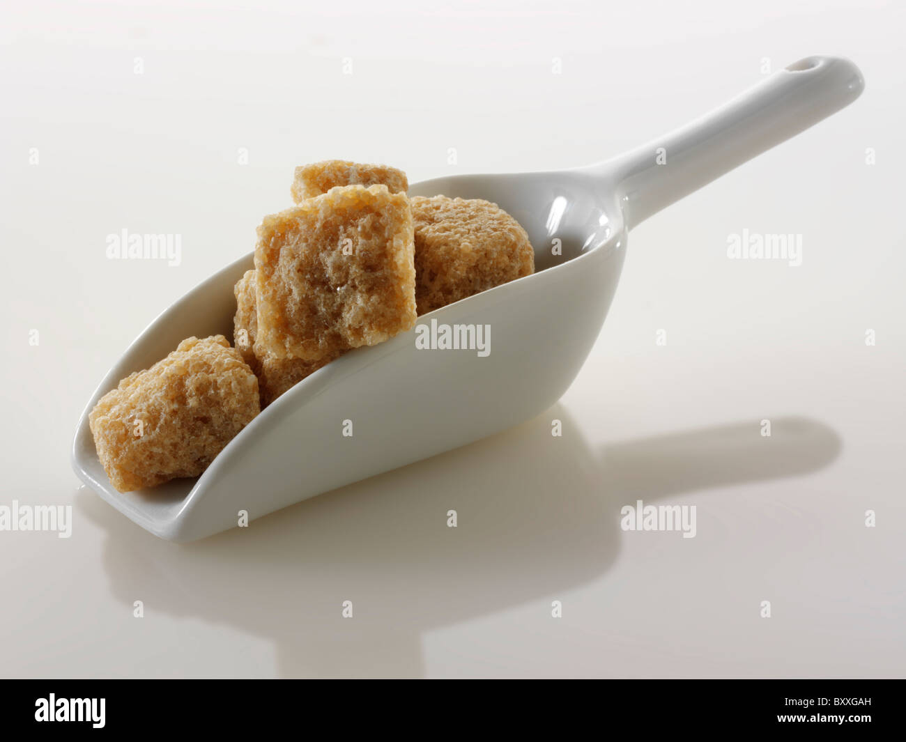 Demerara Rough cut sugar cubes Stock Photo Alamy