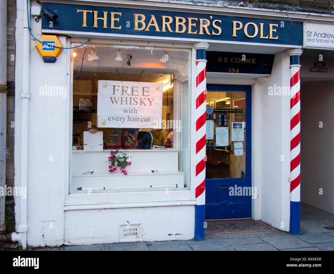 Traditional barbers barber shop hires stock photography and images Alamy