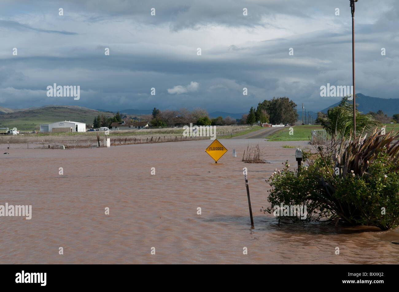 Flooding from rainstorms in December 2010, near Shaw/Academy east of Fresno, California Stock Photo