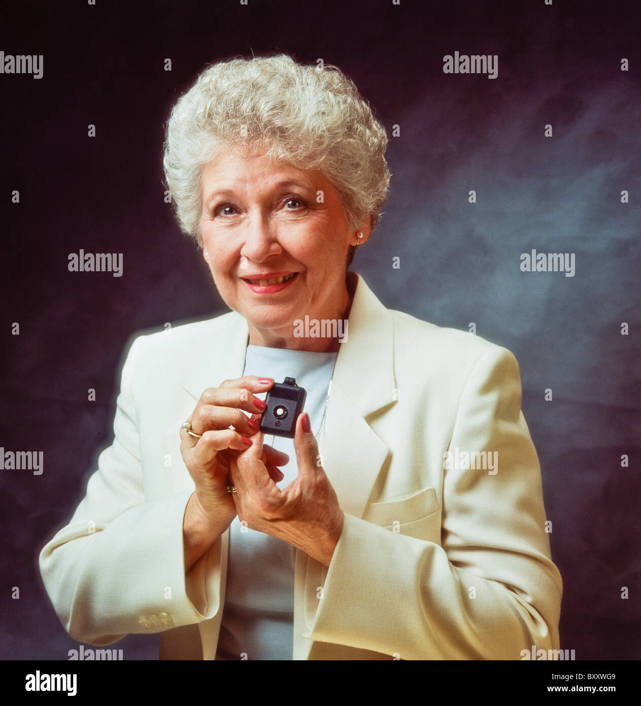 Senior citizen alert necklace outlet