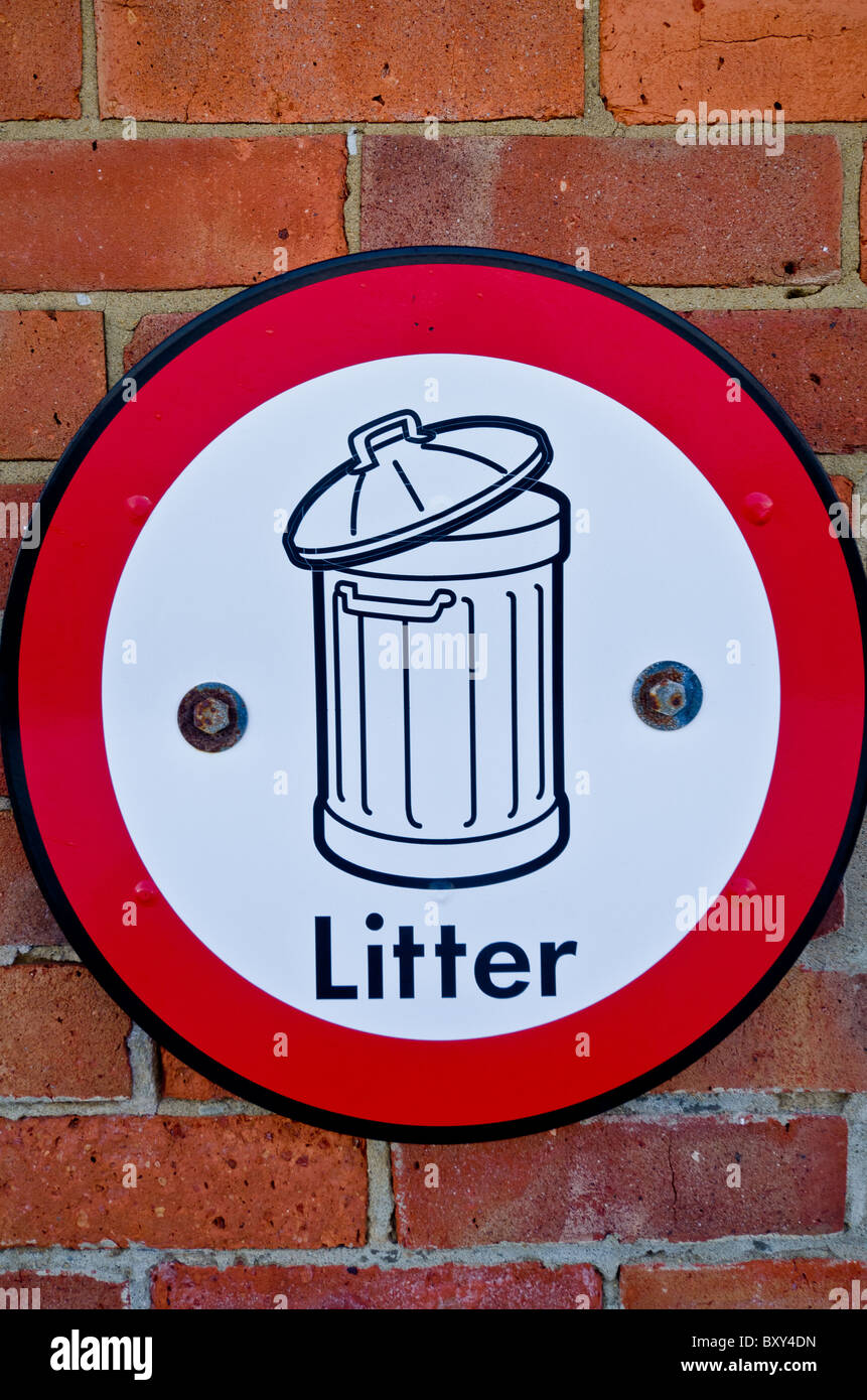Litter rubbish bin sign Stock Photo Alamy