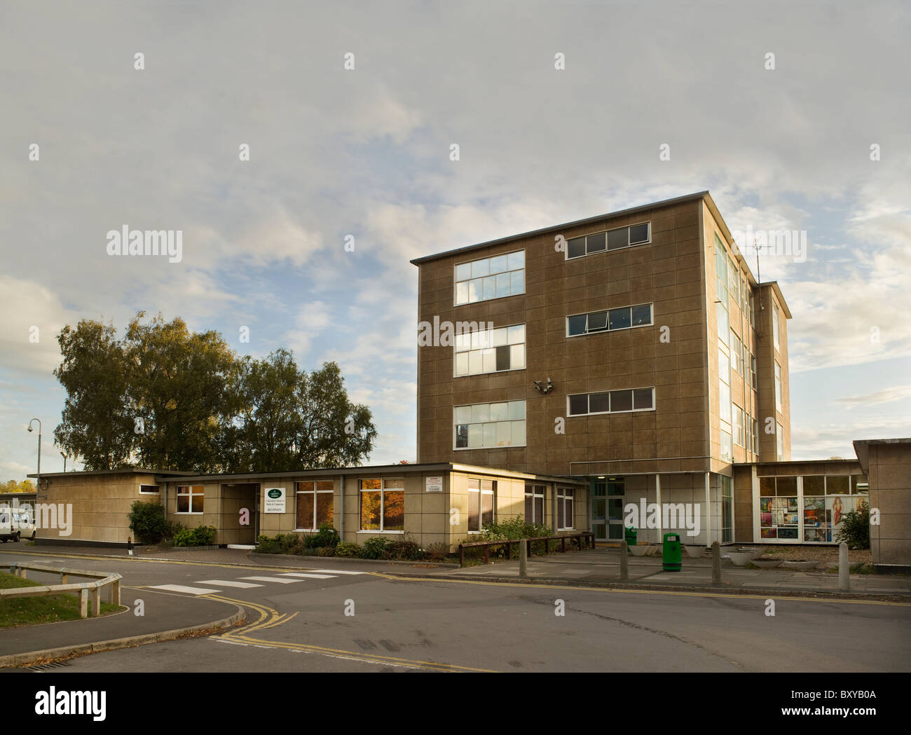 Wokingham, Berkshire. St Crispin's School, 1950s Brutalist design Stock