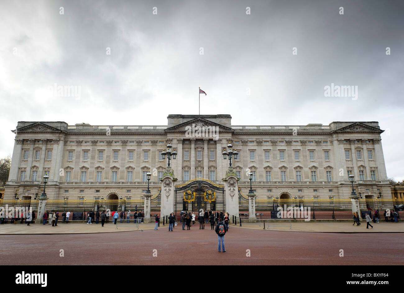 Buckingham Palace is the official London residence of the British monarch, The Mall, London, England. Stock Photo