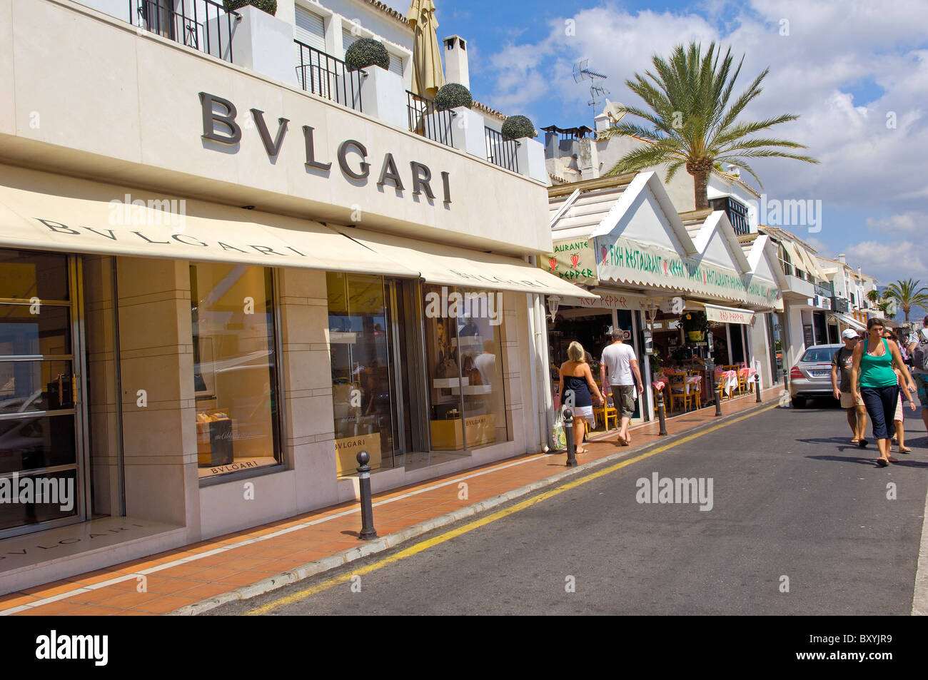 Puerto banus shops hi-res stock photography and images - Alamy