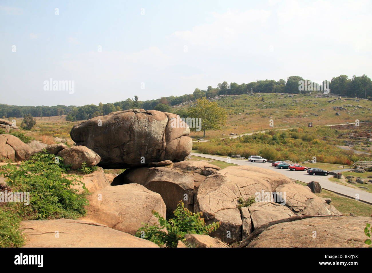 Trail Leading To Devils Den In Gettysburg Battlefield National Park With  Rock Boulders During Summer Stock Photo - Download Image Now - iStock