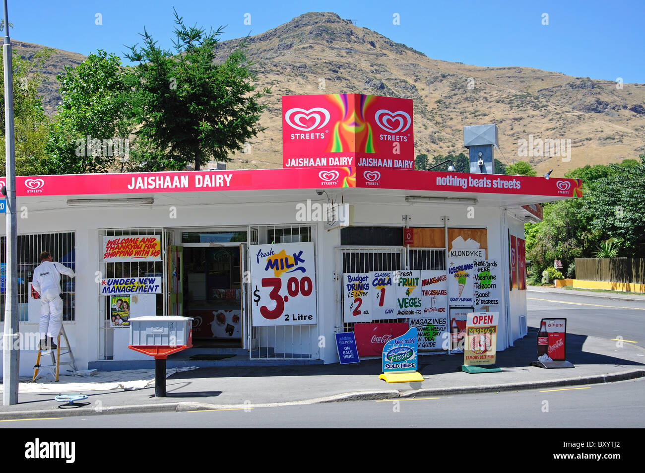 Shop new zealand dairy hires stock photography and images Alamy