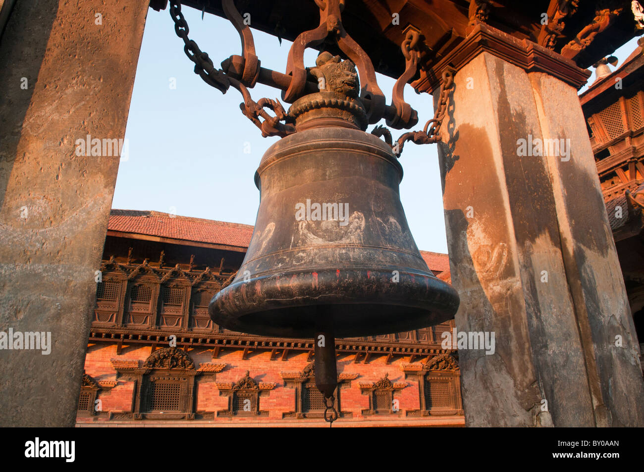 The giant Taleju Bell in Durbar Square in ancient Bhaktapur, near Kathmandu, Nepal Stock Photo