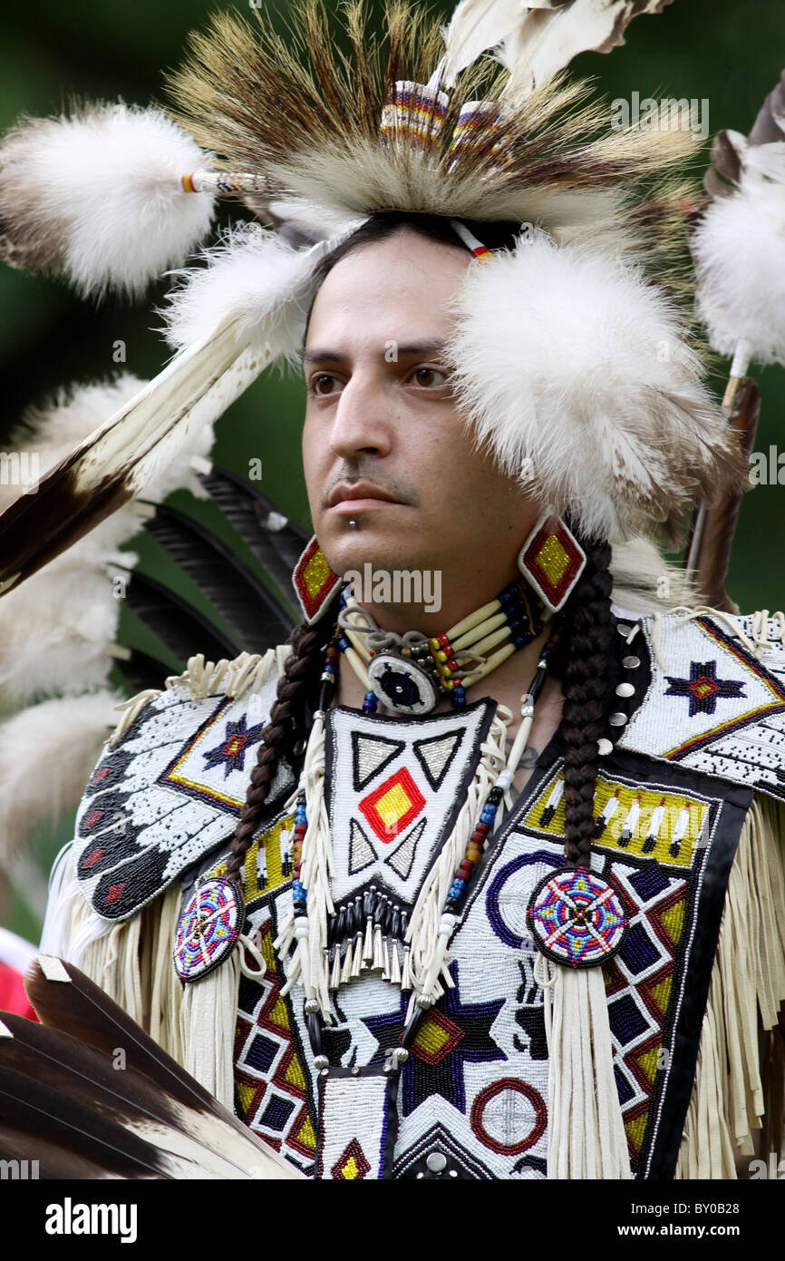 Native American Dancer Pow Wow Fort Ancient Ohio Stock Photo Alamy