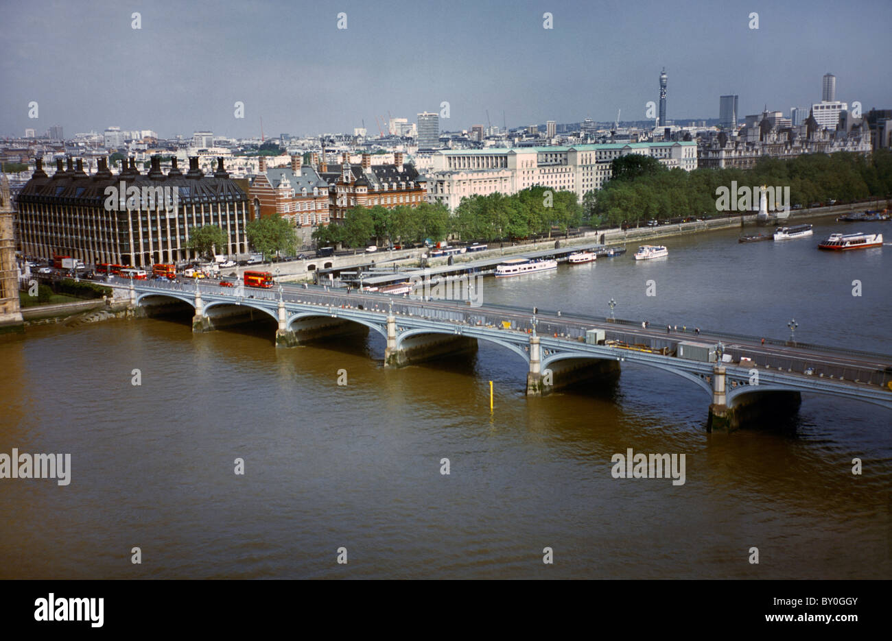 Bus river thames over hi-res stock photography and images - Alamy