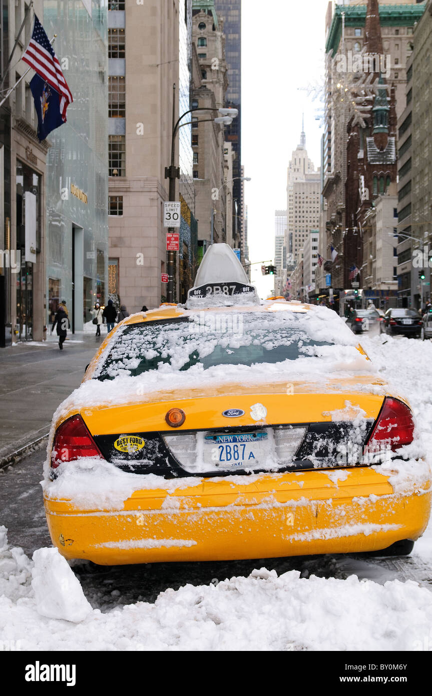 Snow Storm, December 26, 2010, New York City, 5th Avenue, 59th Street vicinity, Manhattan Stock Photo