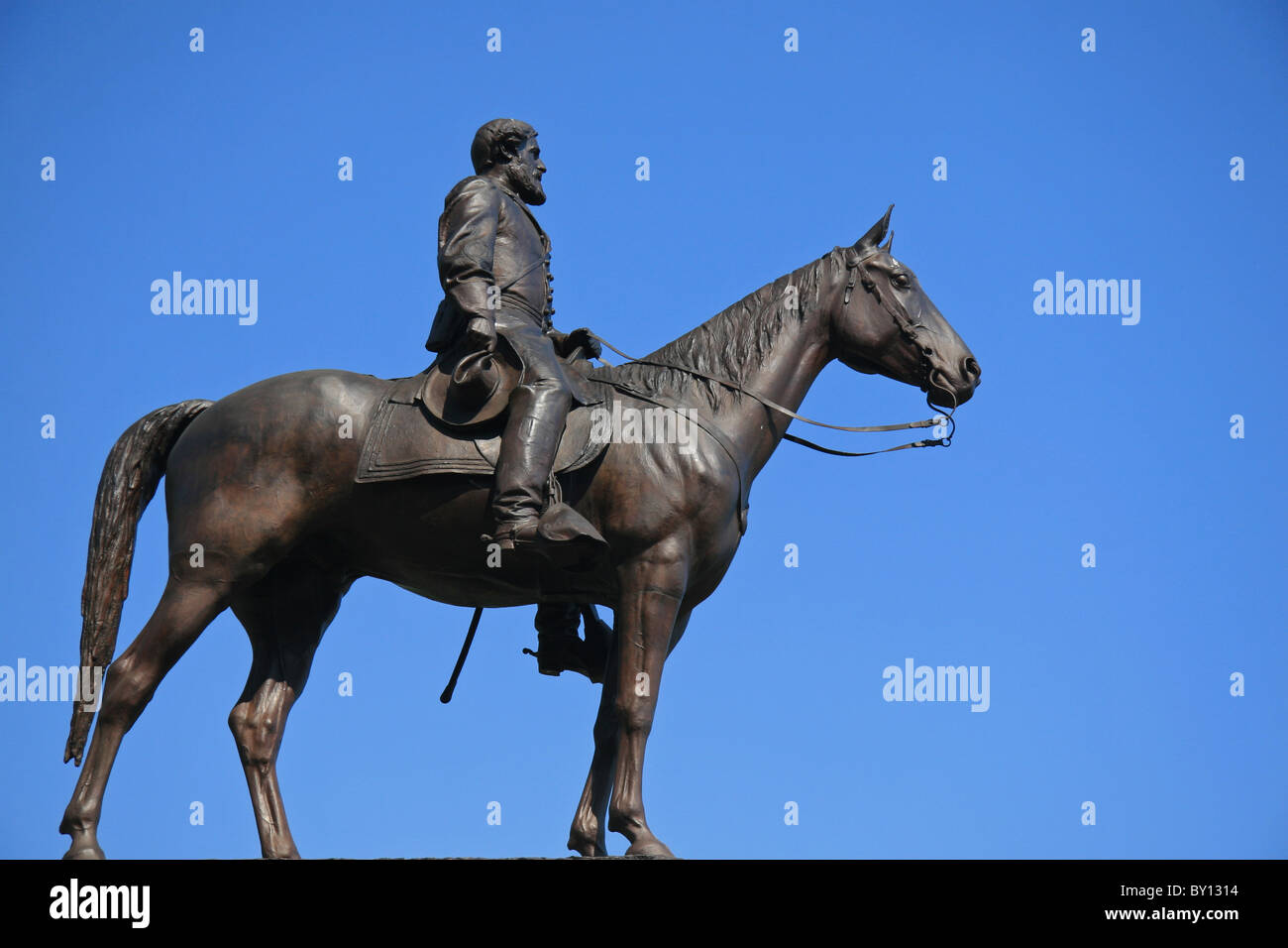 Statue of General Robert E Lee on top of the Virginia Memorial