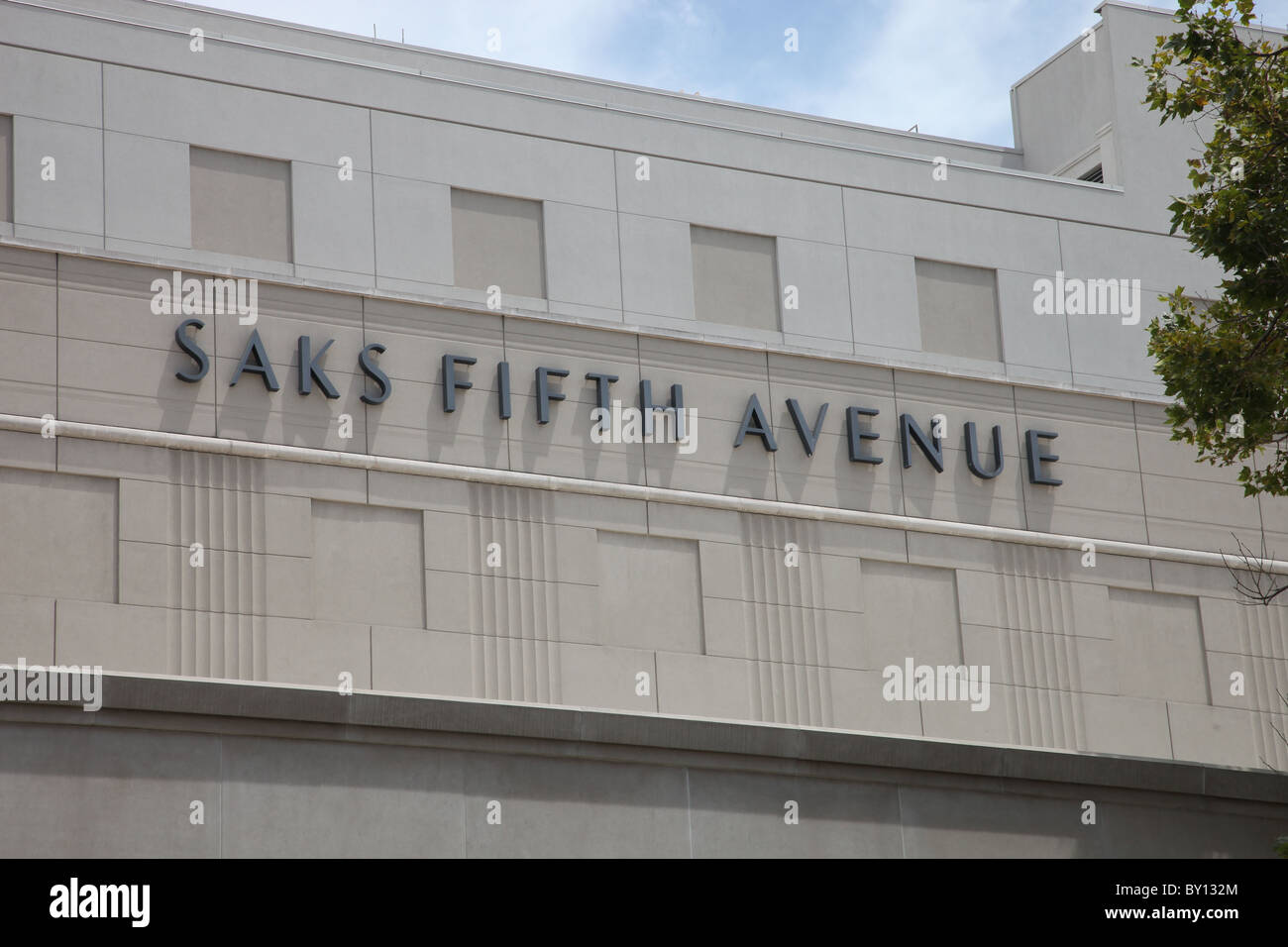 The new Saks Fifth Ave on Wilshire Blvd, Beverly Hills, 1935 - the