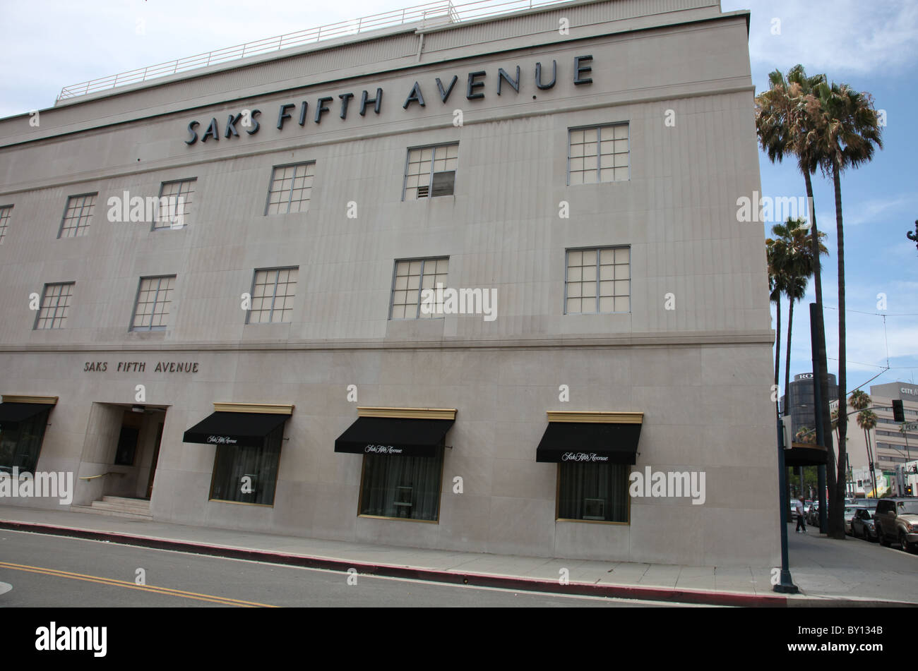 Saks Fifth Avenue in Beverly Hills, Stock Video