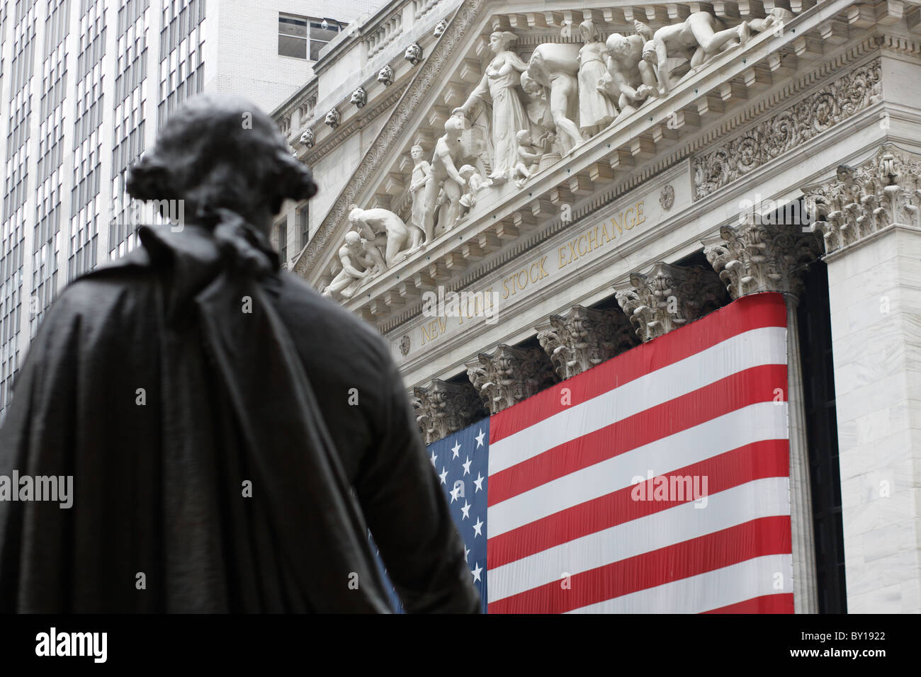 Monument to George Washington in front of NYSE, New York City, United States of America Stock Photo