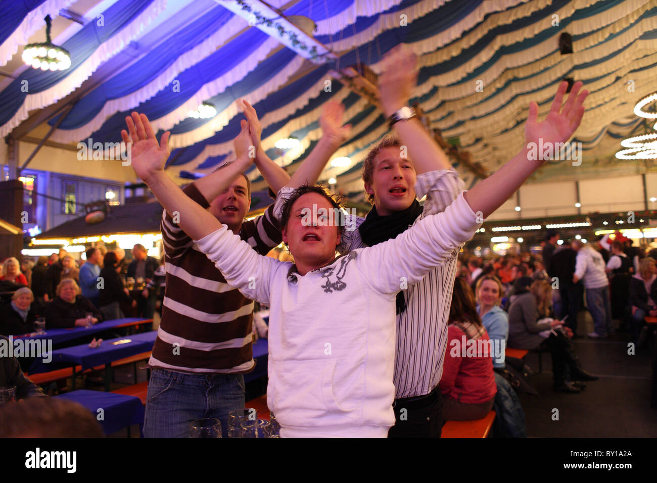 Enthusiasm in the Bavarian tent in Freimarkt, Bremen, Germany Stock Photo