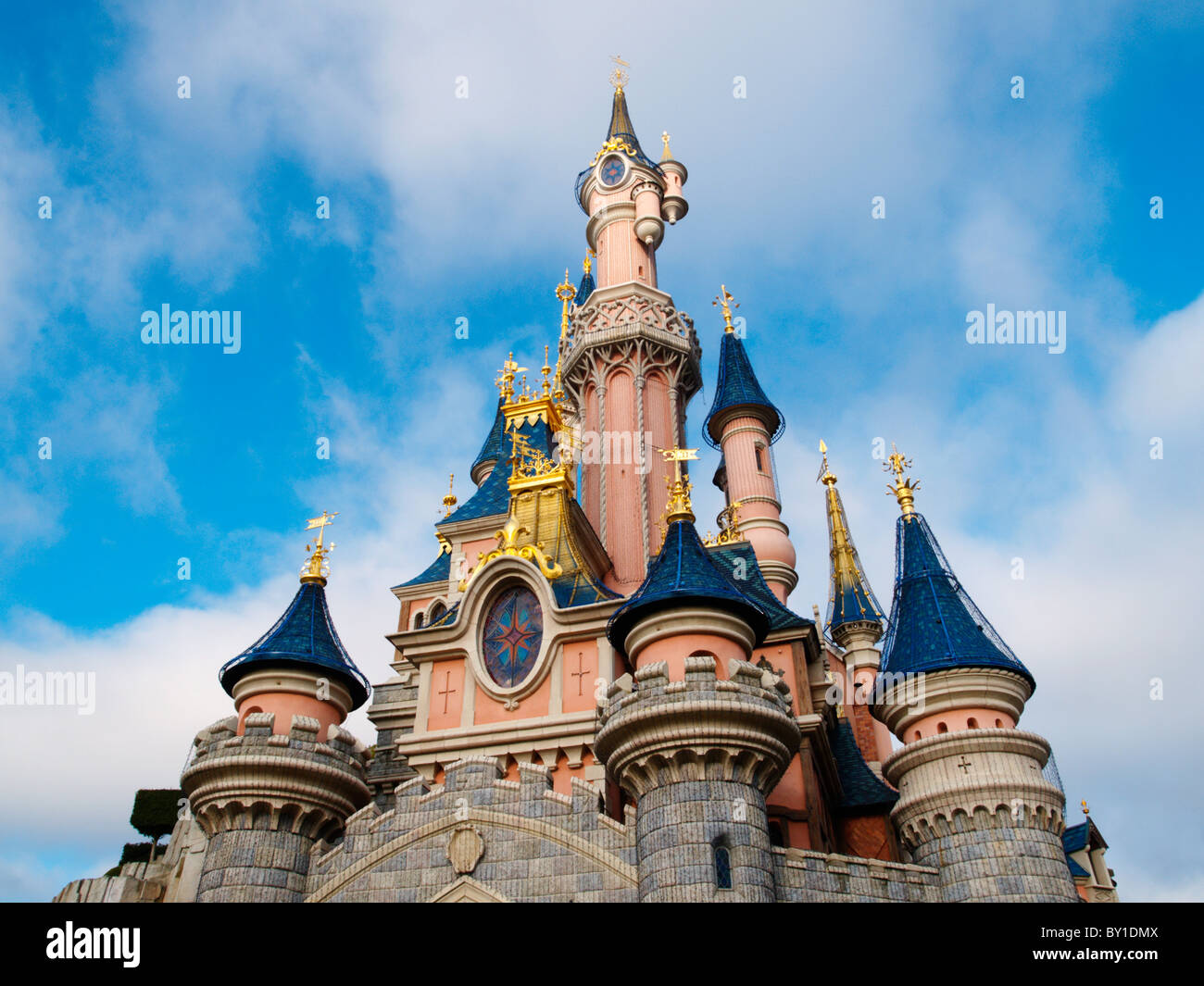 Sleeping beauty castle cartoon hi-res stock photography and images - Alamy