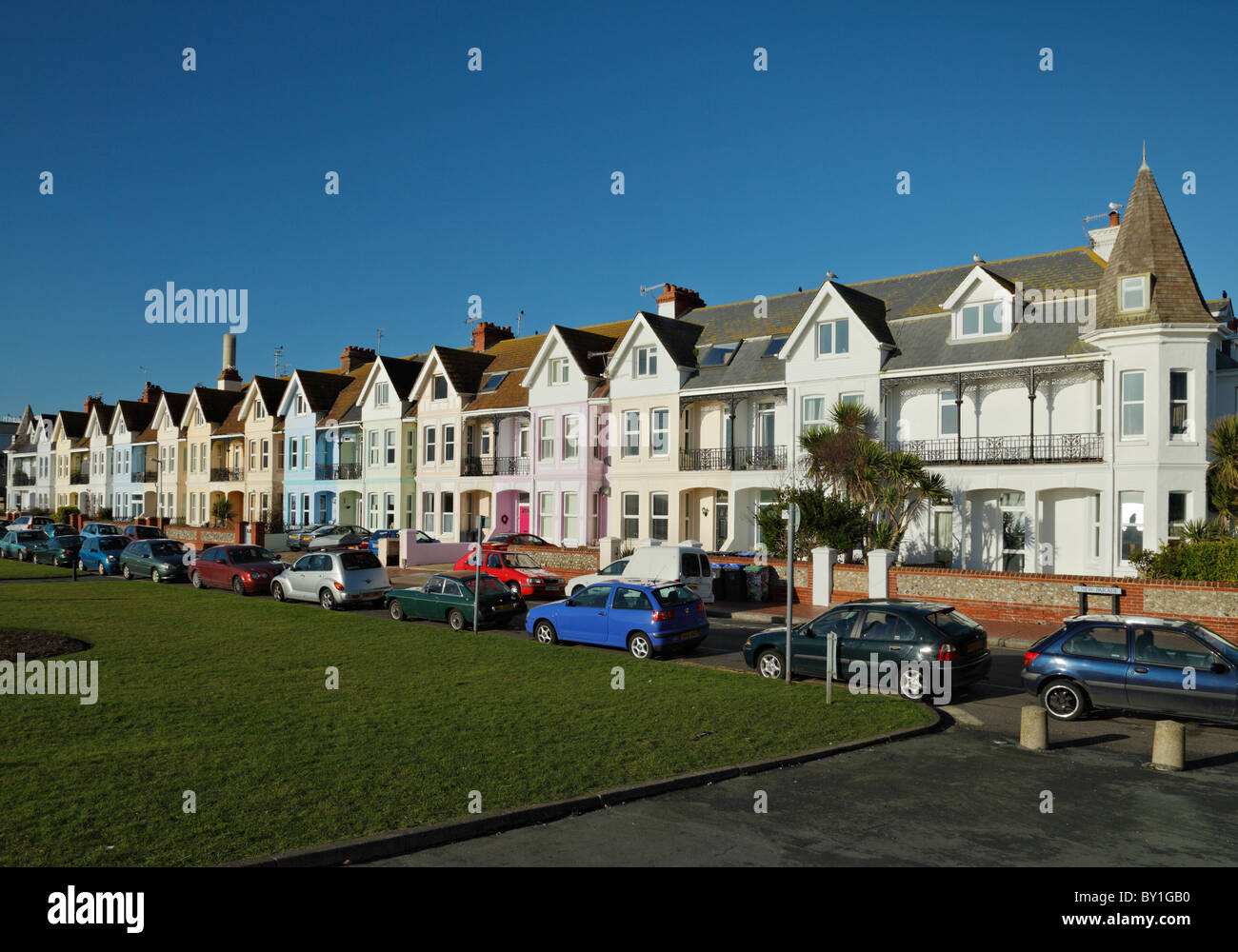 Worthing seafront uk hires stock photography and images Alamy