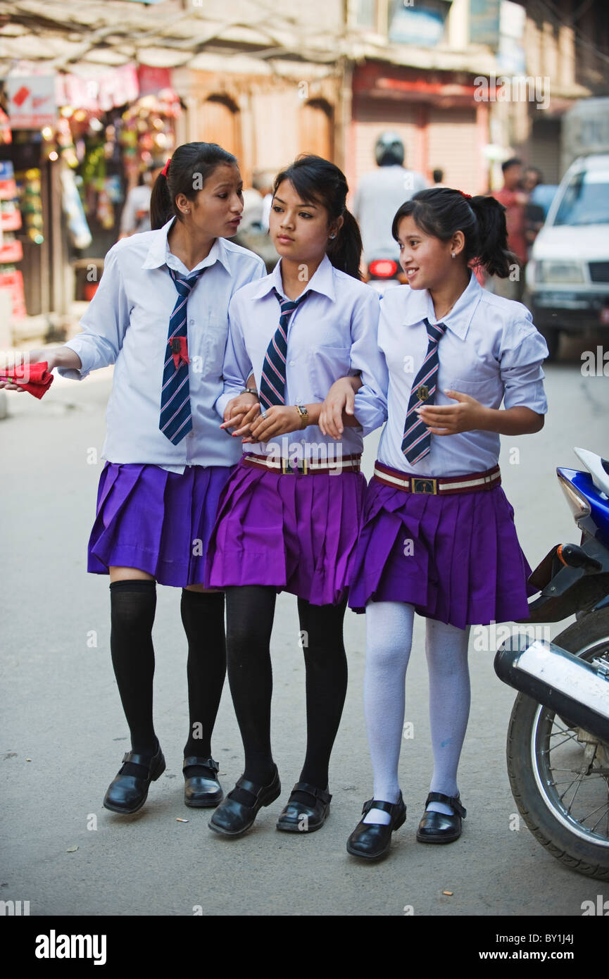 865px x 1390px - School girls hi-res stock photography and images - Alamy