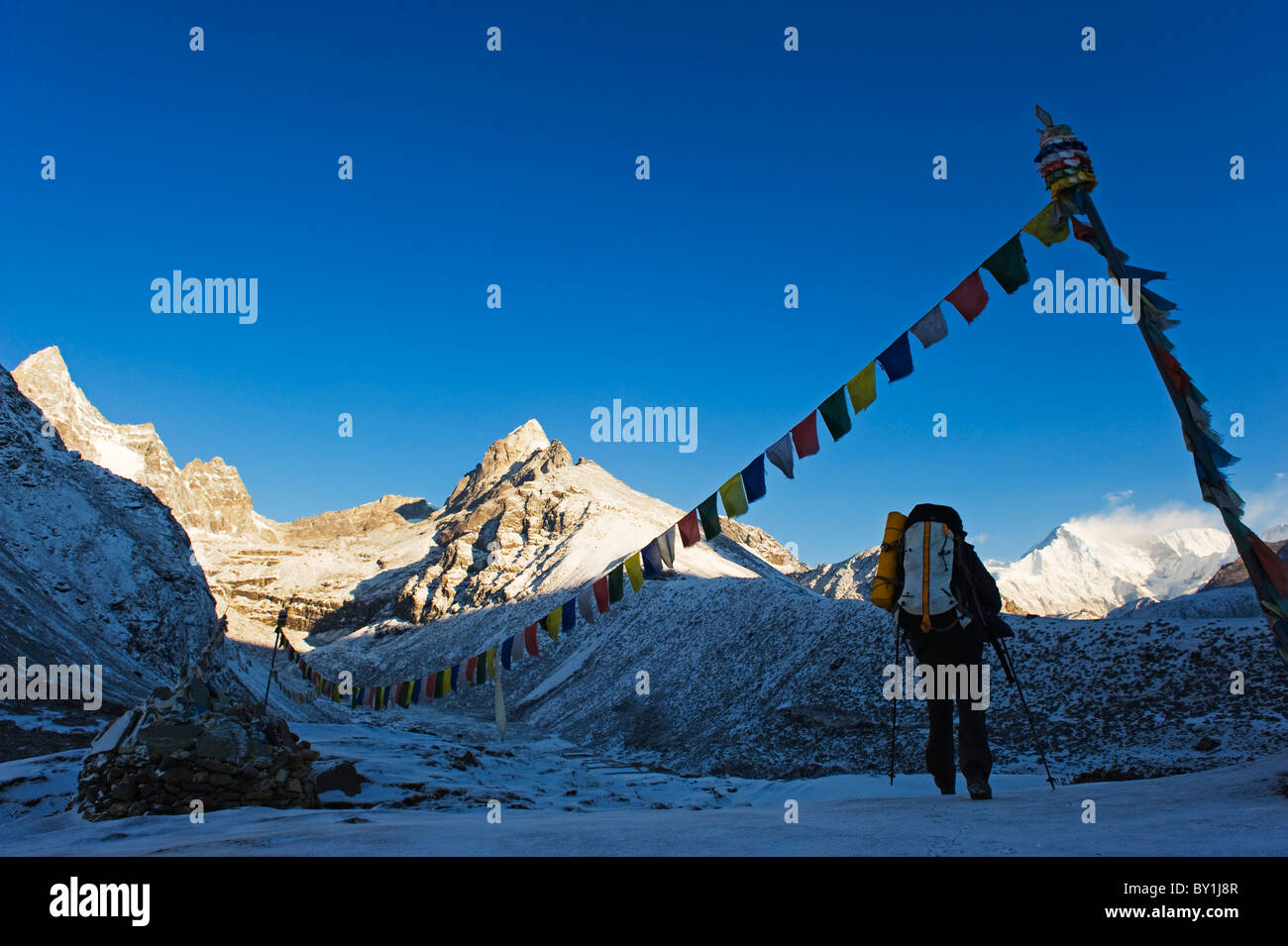 Asia, Nepal, Himalayas, Sagarmatha National Park, Solu Khumbu Everest Region, Unesco World Heritage, Machherma, hikers on snow Stock Photo